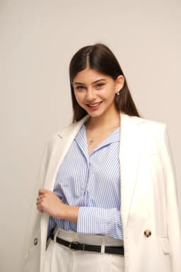 Елизавета Рагимова — онлайн-тренер по растяжке и мобильности